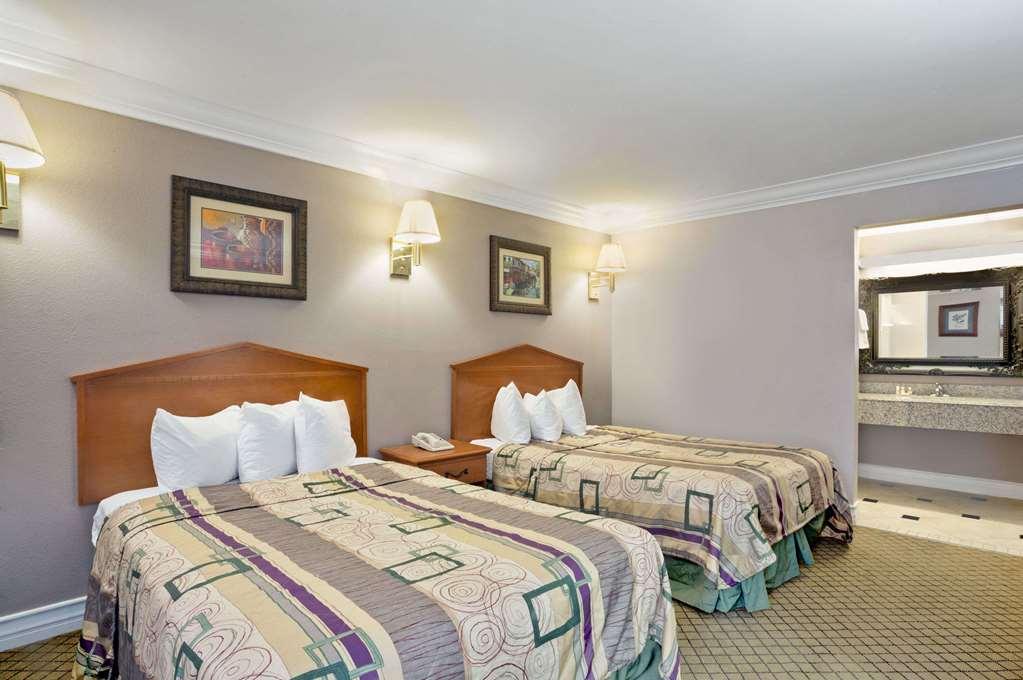 Baymont By Wyndham College Park Atlanta Airport South Hotell Exteriör bild