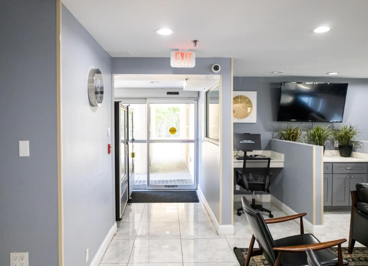 Baymont By Wyndham College Park Atlanta Airport South Hotell Exteriör bild