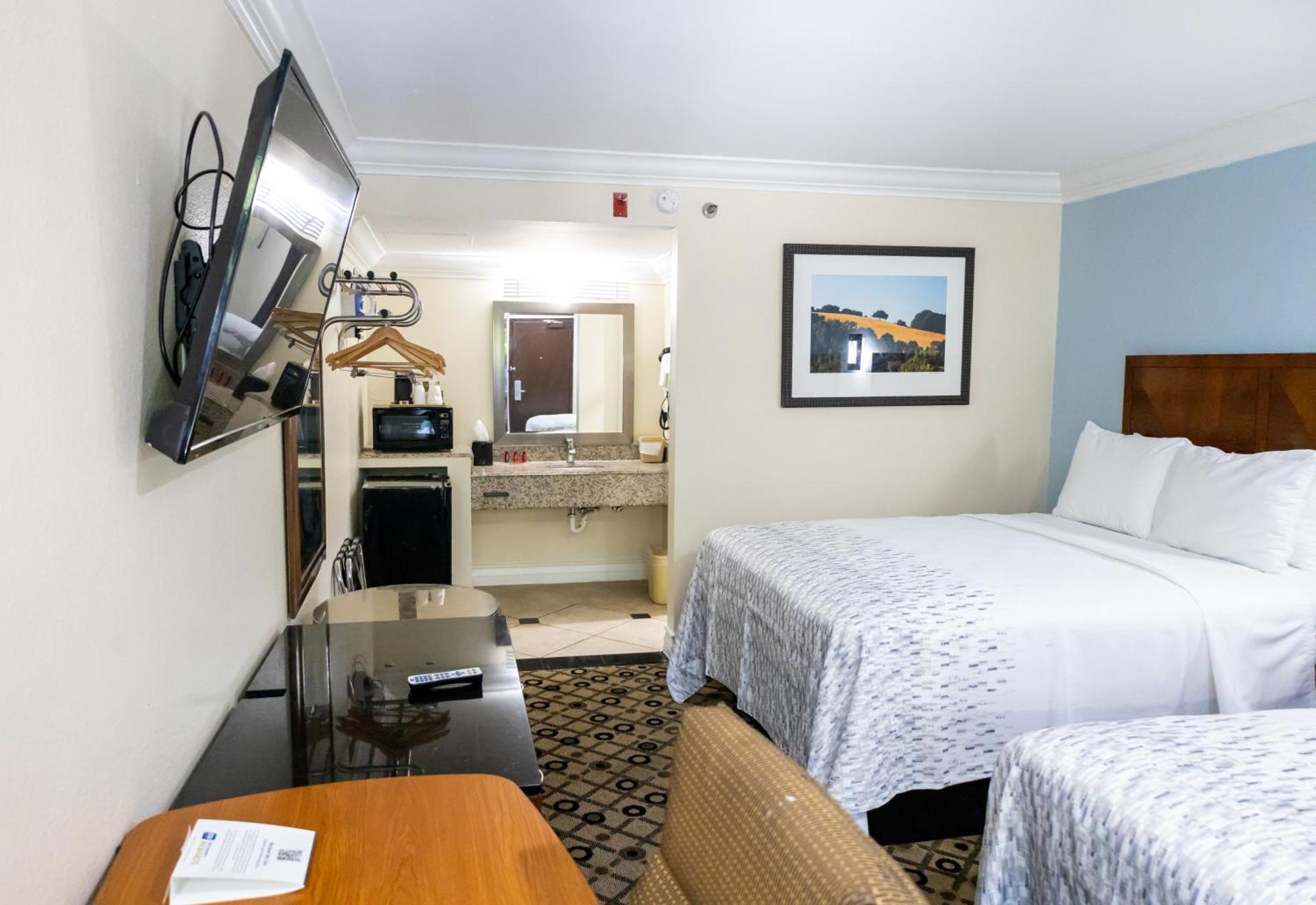 Baymont By Wyndham College Park Atlanta Airport South Hotell Exteriör bild