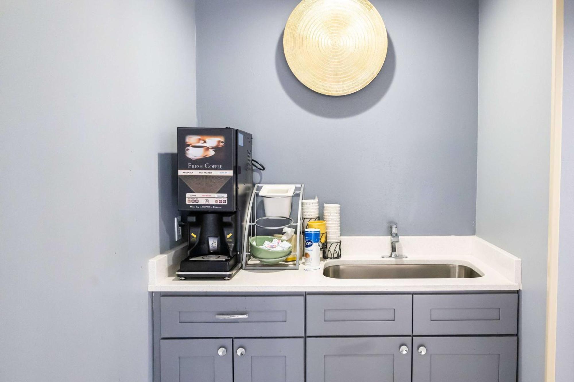 Baymont By Wyndham College Park Atlanta Airport South Hotell Exteriör bild